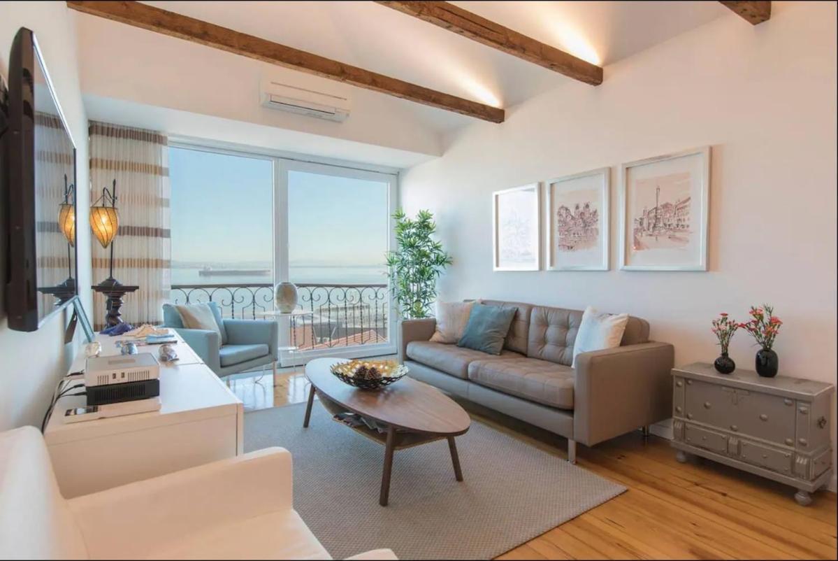 Alfama River View Apartment